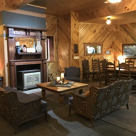 Colter\'S Lodge