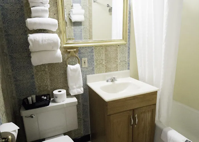 Colter's Hotel Afton